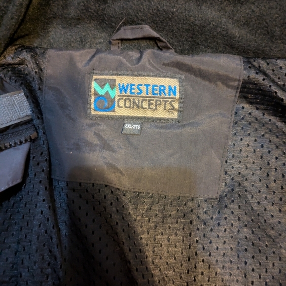 Two-Tone Hooded Jacket Western concepts - Picture 5 of 7